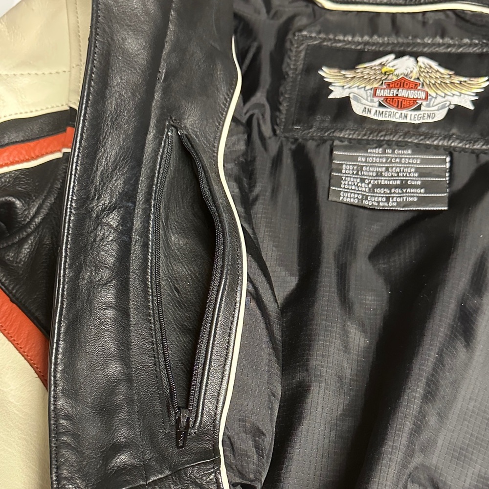 Harley-Davidson Black and Cream Leather Jacket - Picture 9 of 13